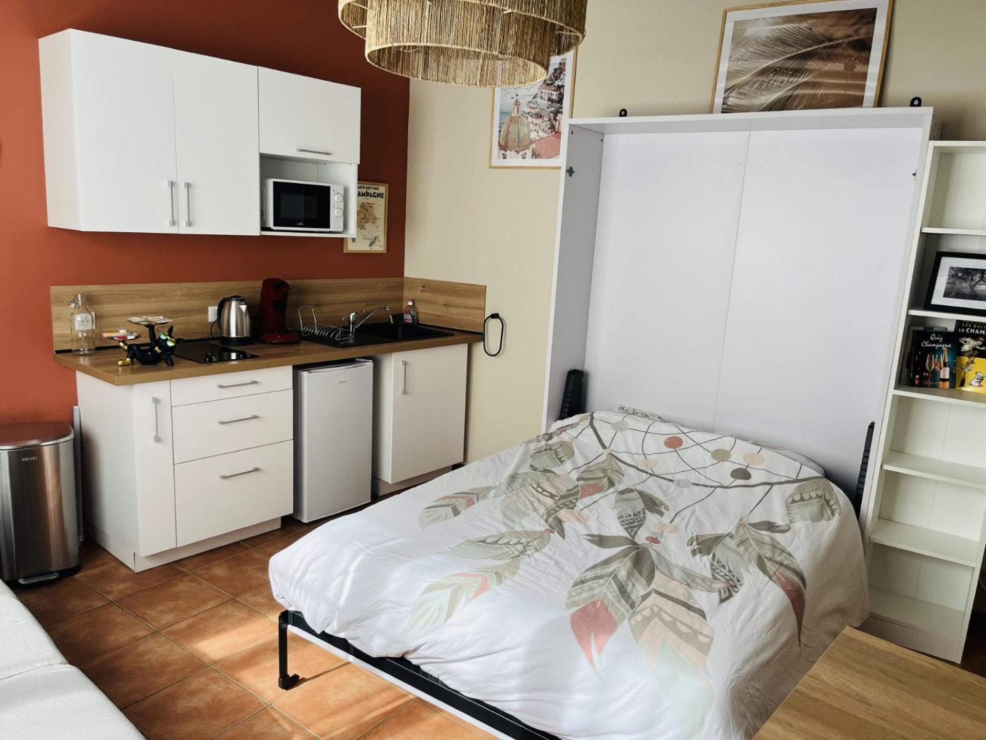 Logement, Plein Centre Du Village De Verzy Luaran gambar